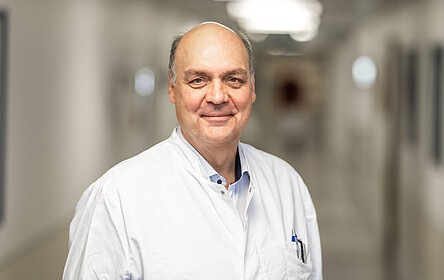 Portrait von Priv.-Doz. Dr. med. Thomas Gausepohl, Chefarzt Unfallchirurgie.