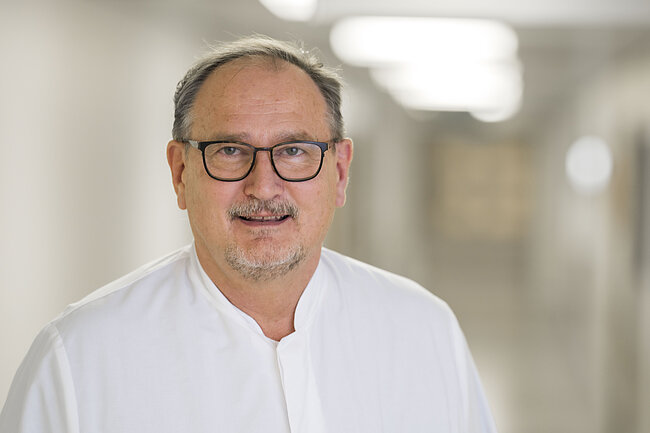 Portrait von Dr./Univ. Beograd Ilija Cerovac