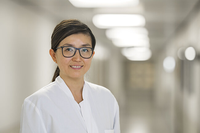 Portrait von Dr. med. Xiaoyin Garlonta, Funktionsoberärztin Allgemeine, Viszerale und Onkologische Chirurgie.