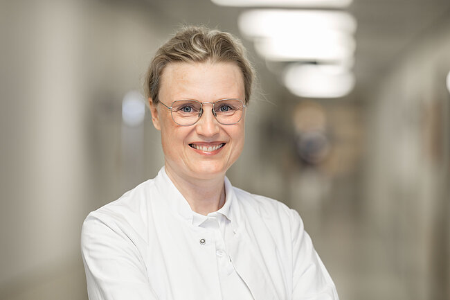 Portrait von Dr. med. Birgitta Killing, Chefärztin Hämatologie, Onkologie und Palliativmedizin.