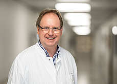 Portrait von Dr. med. Roger Agne, Chefarzt Innere Medizin.