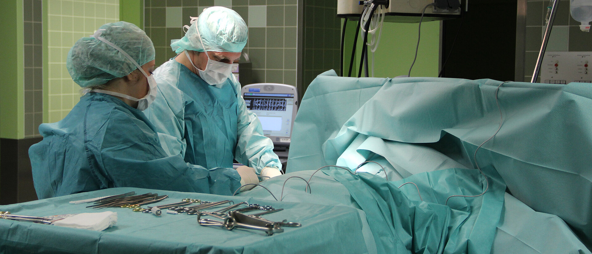 Ärzte während einer Operation. 