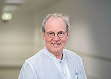 Porträt von Dr. Jörg Bindewald. 