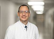 Portrait von Dr. med. Peter Knez, Chefarzt Gefäßchirurgie, Klinikum Wetzlar.
